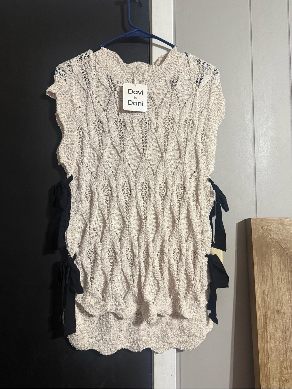 DAVI & DANI Cream Knit Sleeveless Top with Black Side Ties